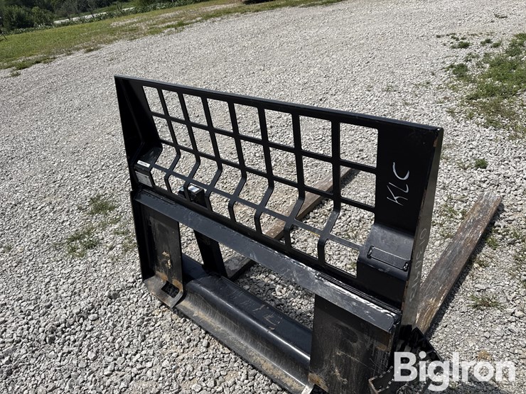 caterpillar-pallet-forks-image-14