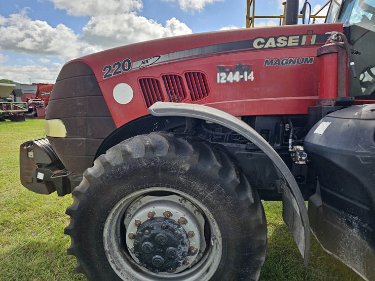 case-ih-220-image-10