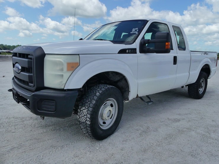 2012-ford-f250-xl-image-2