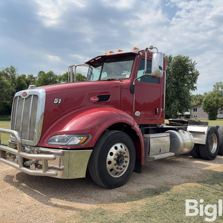 2010 PETERBILT 386
