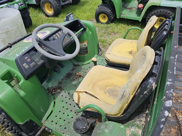 john-deere-gator-image-8