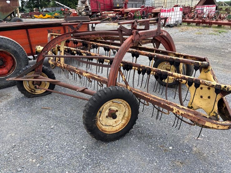 new-holland-258-image-3
