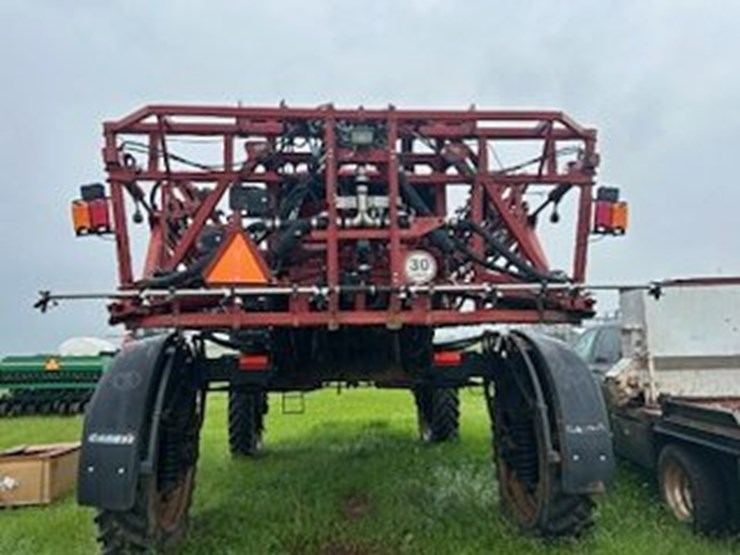 2014-case-ih-patriot-4430-image-14