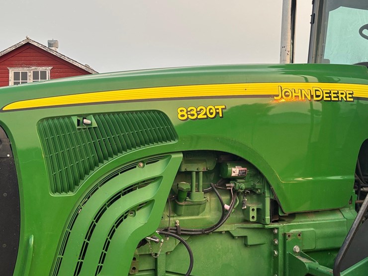 john-deere-8320t-image-3