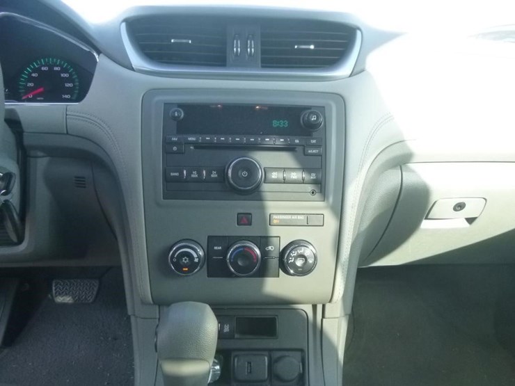 2015-chevrolet-traverse-image-12