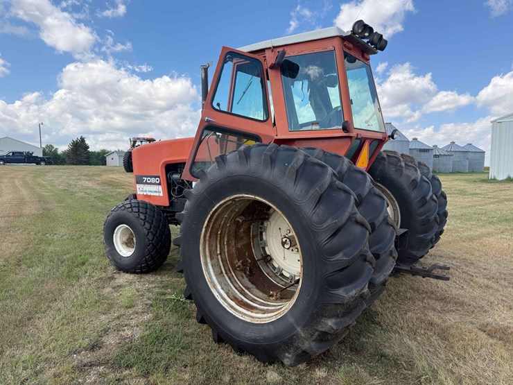 allis-chalmers-7080-tractor-image-12