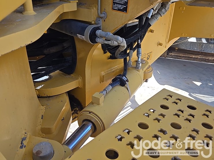 2012-deere-670gp-image-34