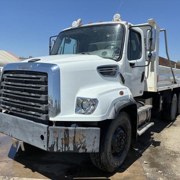 2013 FREIGHTLINER 114SD