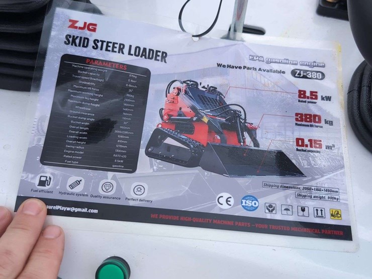 zjg-mini-skid-steer-loader-zj-380-(white)---15hp-image-10