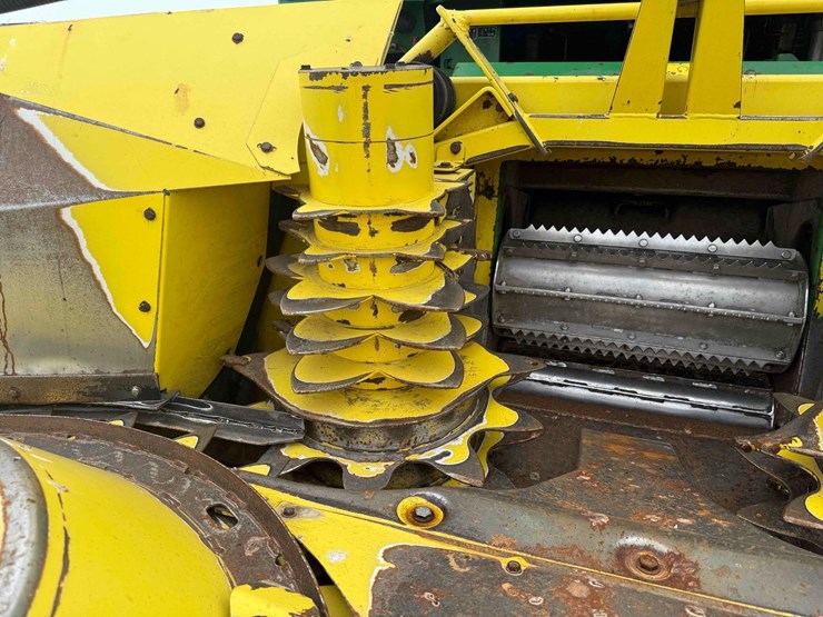 2005-john-deere-7400-image-55