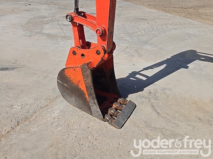 2023-kubota-kx033-4-image-18