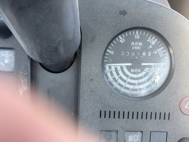 john-deere-2040s-image-5
