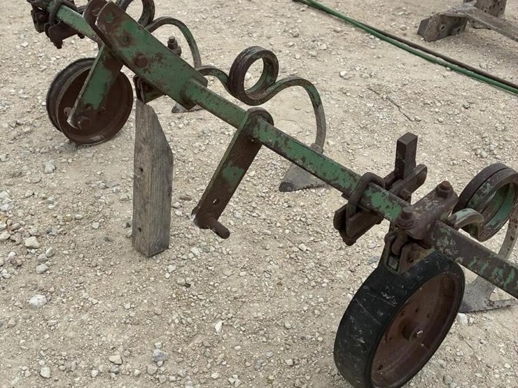 l2--3-pt-track-plow-image-4
