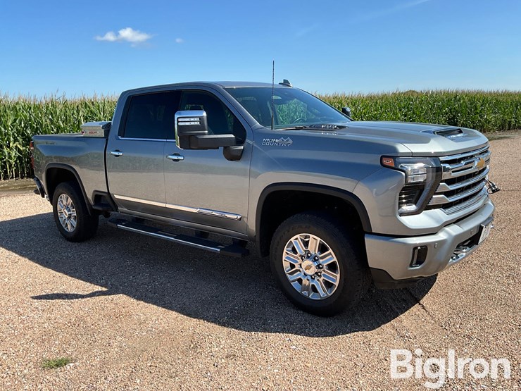 2024-chevrolet-2500-image-3