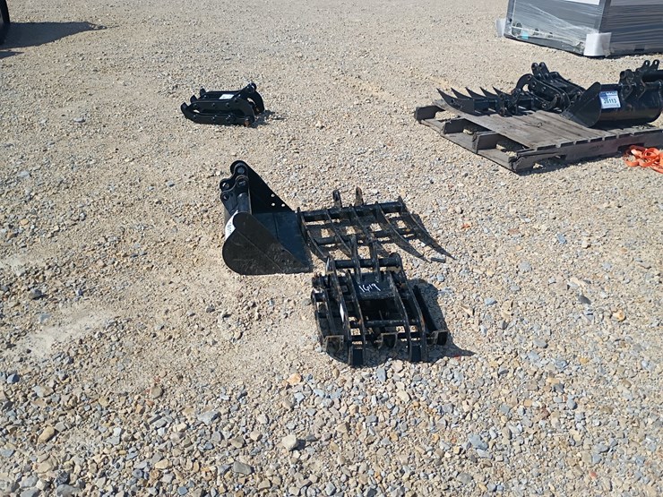 #26111-•-mini-excavator-attachment-set-image-3