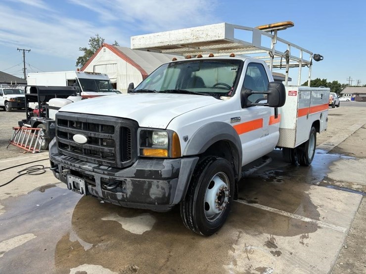2005-ford-f450-image-1