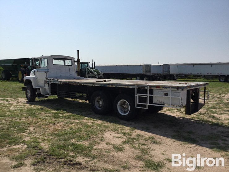 1971-ford-8000-image-7