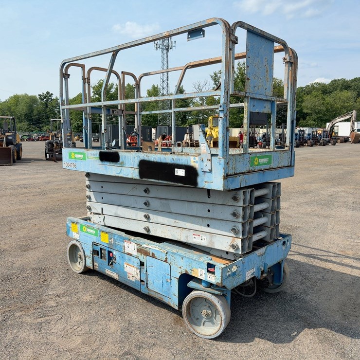2016 GENIE GS3246
