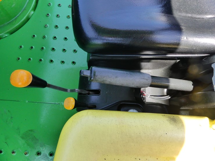 john-deere-gator-image-10