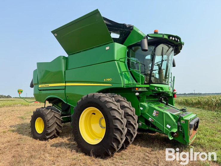 2021-john-deere-s780-image-3