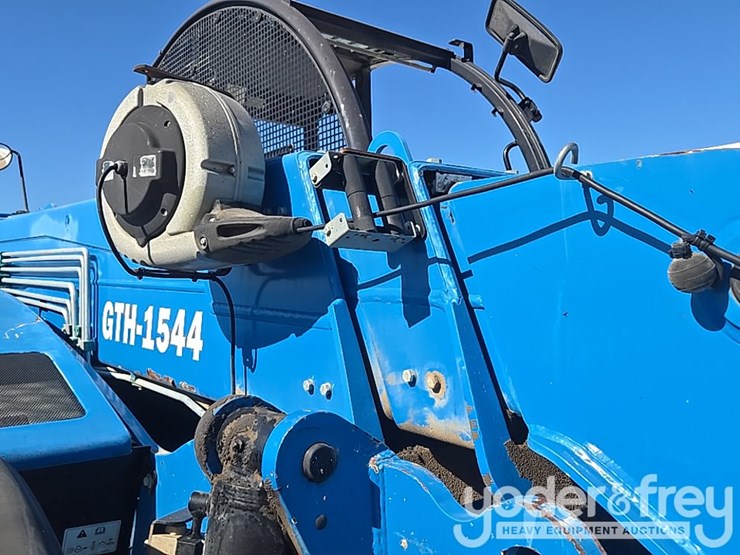 2019-genie-gth1544-image-28