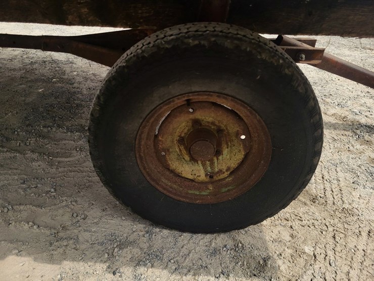 hay-wagon-w/running-gear-image-34
