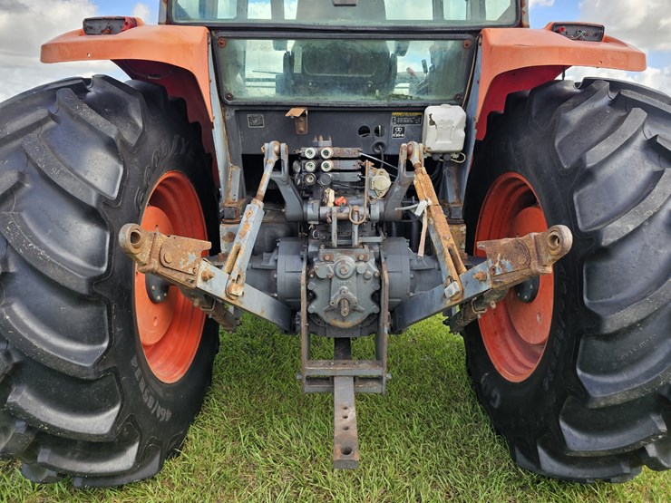 2015-kubota-m108s-image-5