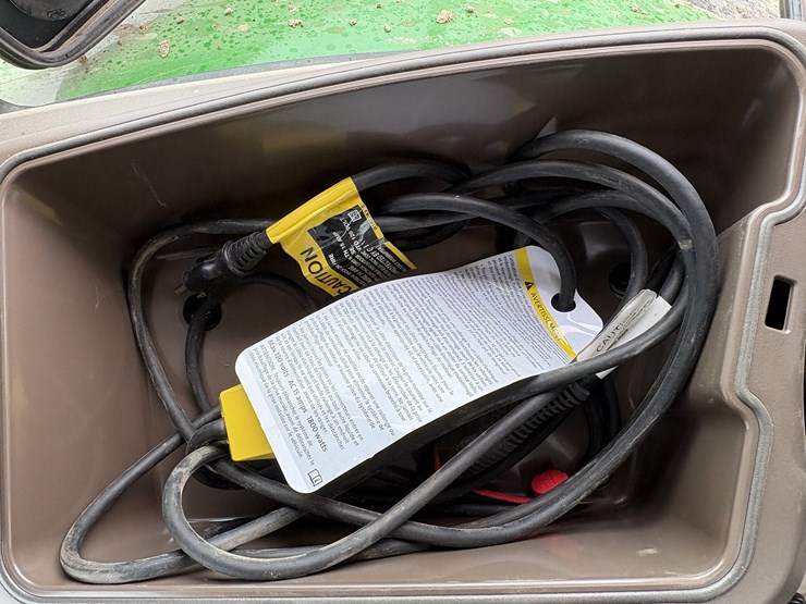 2023-john-deere-6r-155-image-24