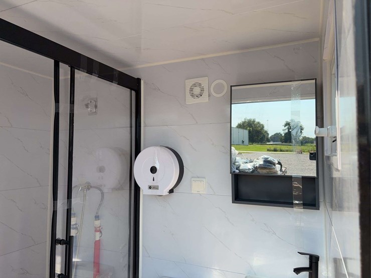 mobile-toilet-with-shower-image-12