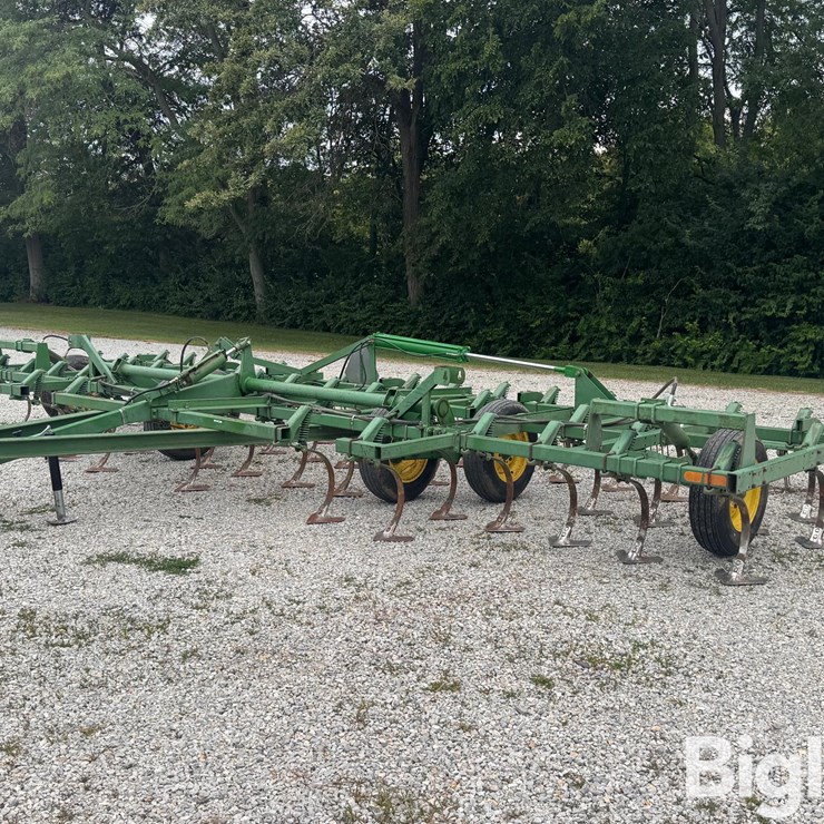 JOHN DEERE E1000