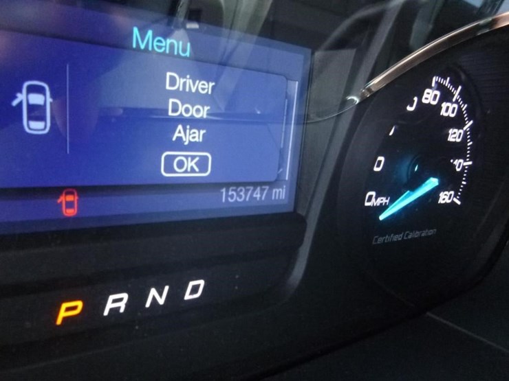 2015-ford-taurus-sedan-image-14
