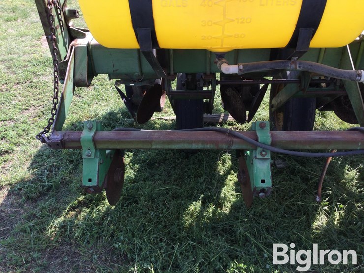 john-deere-7000-image-17