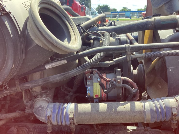 2006-freightliner-cst-120-tender-truck-image-36