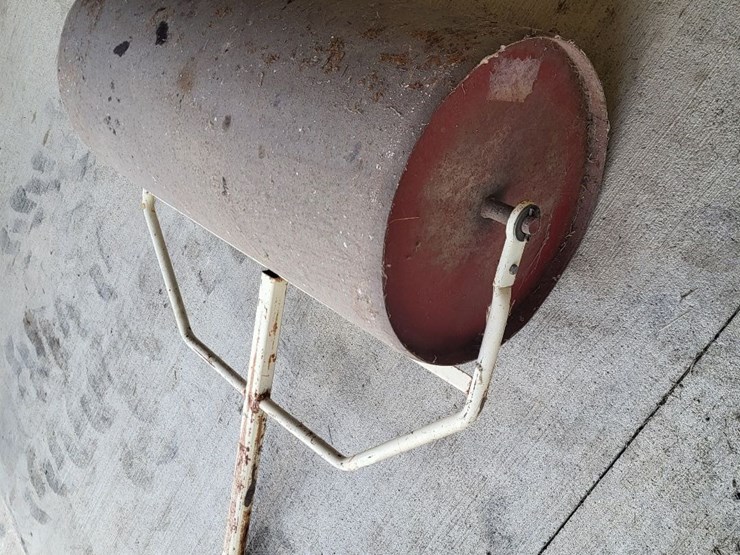 sears-pull-behind-lawn-roller-image-3