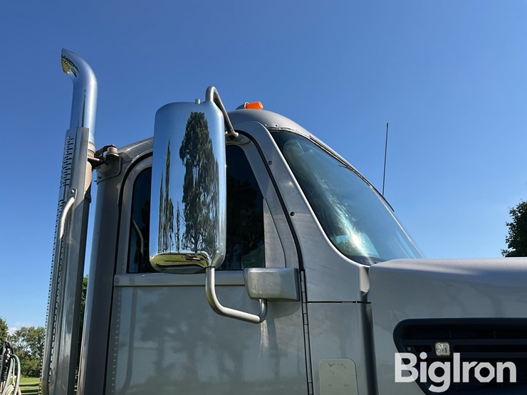 2016-freightliner-122sd-image-20