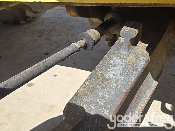 2008-new-holland-b95-image-27