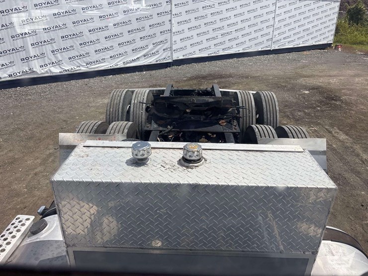 2019-kenworth-t880-image-28