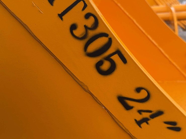 caterpillar-305-image-3