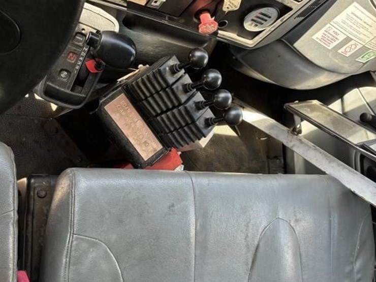 2003-international-durastar-4300-image-23