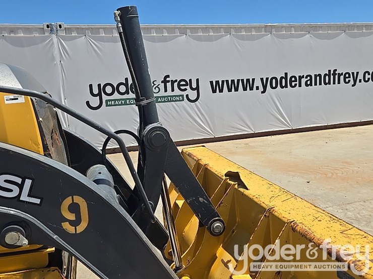 2019-deere-310sl-image-21