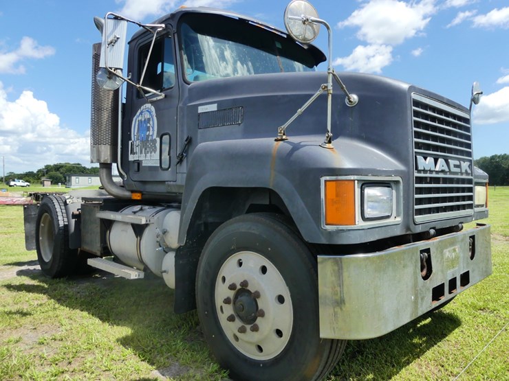1997-mack-ch612-image-2