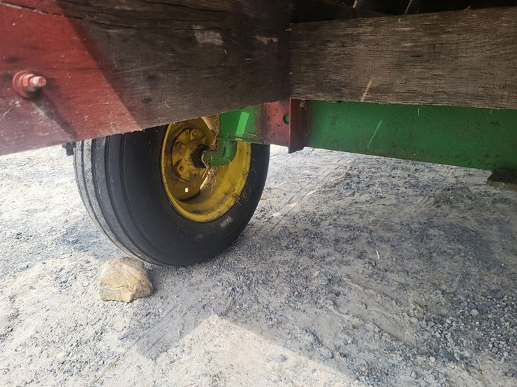 hay-wagon-w/running-gear-image-22