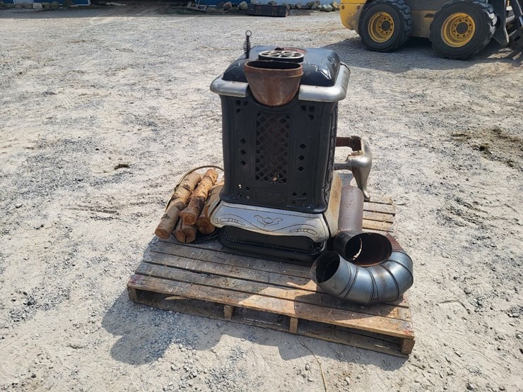 brilliant-the-wemble-co.--no-16-176-cast-wood-burning-stove-image-17
