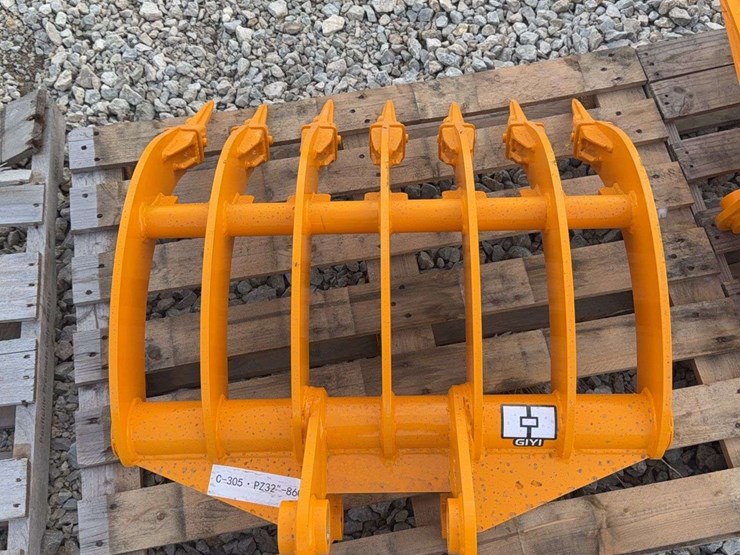 giyi-c-305-pz32-860-excavator-rake-bucket-image-2