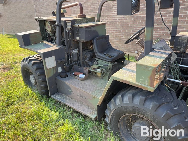military-rough-terrain-forklift-image-15