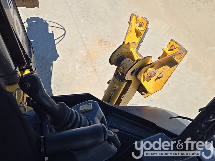 2019-deere-310sl-image-55