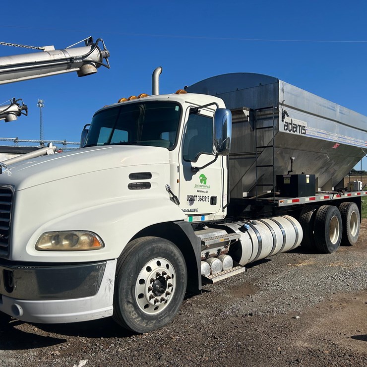 2012 MACK Tender Truck w/ADAMS Rear Discharge Bed Auger