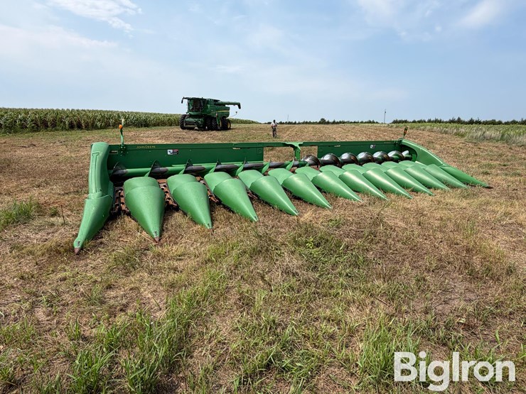 2016-john-deere-612c-stalkmaster-image-2