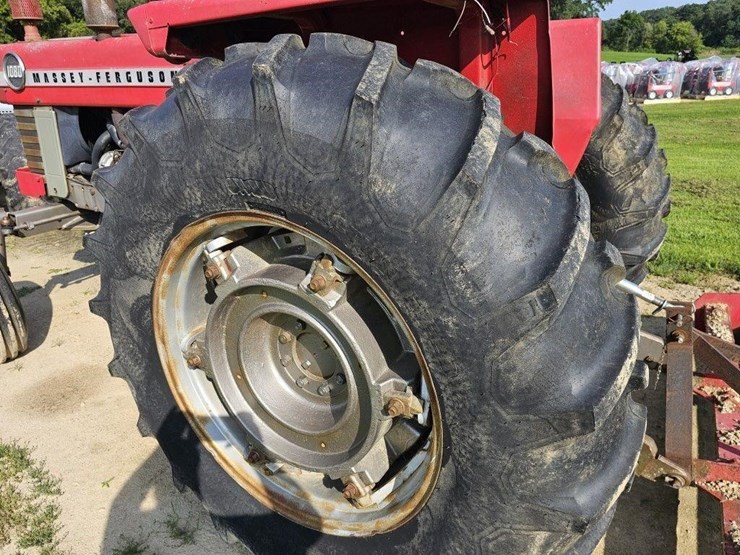 massey-ferguson-1080-image-7