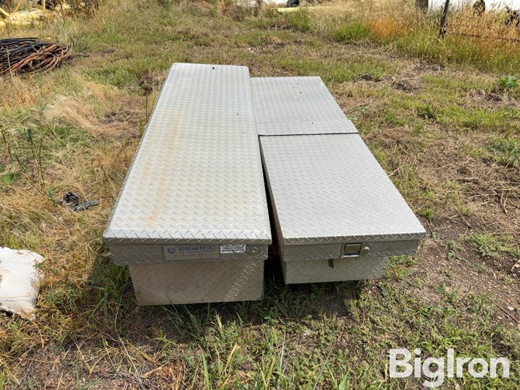 adrian-steel-aluminum-diamond-tread-toolboxes-image-4